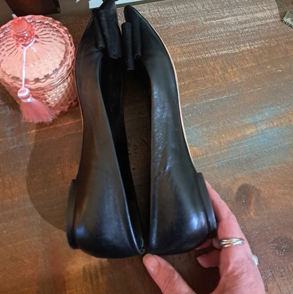 GUC Tory Burch Black Flats with Bow Detail toe Size 9